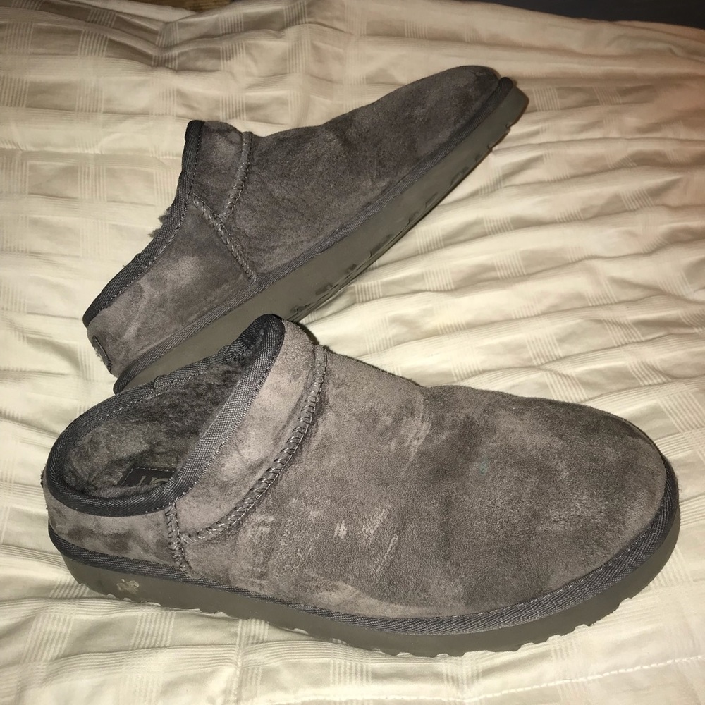 UGG slipper size 9